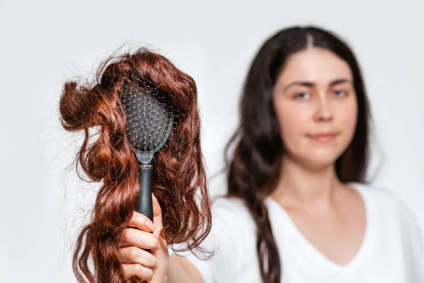 Ocena kwalifikacji kobiet do przeszczepu włosów w Turkus Hair Transplant Clinic.