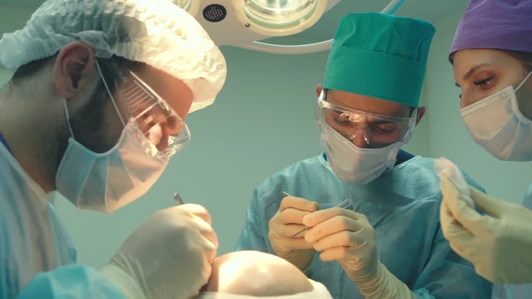 Zespół Turkus Hair Transplant Clinic, transplantacja brwi w Polsce.